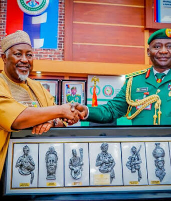 Janar Christopher Musa zai maye gurbin Badaru a matsayin Ministan Tsaro