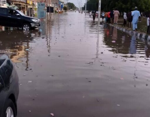 Dubban mutane sun rasa muhallansu sakamakon ambaliyar ruwa a Mozambique
